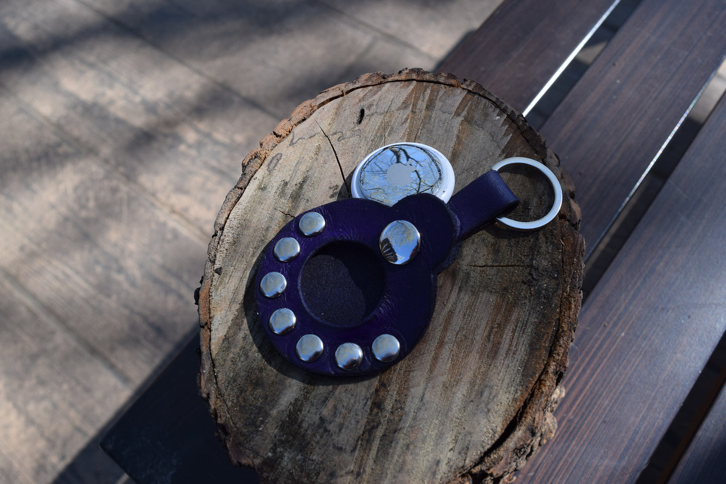 Apple AirTag Leather keychain with rivets